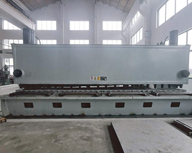 數(shù)控剪板機(jī)